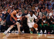 英雄联盟总决赛门票-凯尔特人后卫全方位发挥成胜利保障的简单介绍