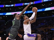 英雄联盟总决赛门票-尼克斯横扫湖人，约基奇带队取胜