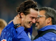 英雄联盟总决赛直播-沙尔克球员调整状态，全力争取备战下一场