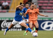 LOL决赛-意大利队在女足赛中跻身前列