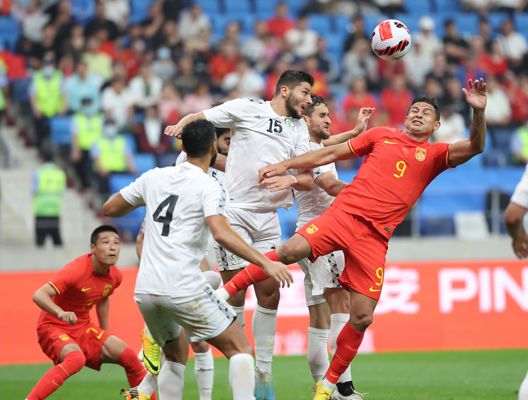 包含索马里队在与巴勒斯坦队的对抗中获得胜利的词条