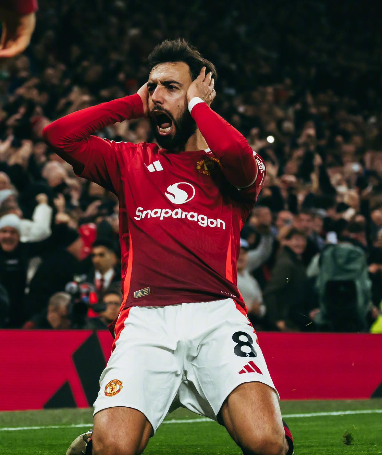 曼联势头复苏,眼看走出低谷 曼联势头复苏,眼看走出低谷