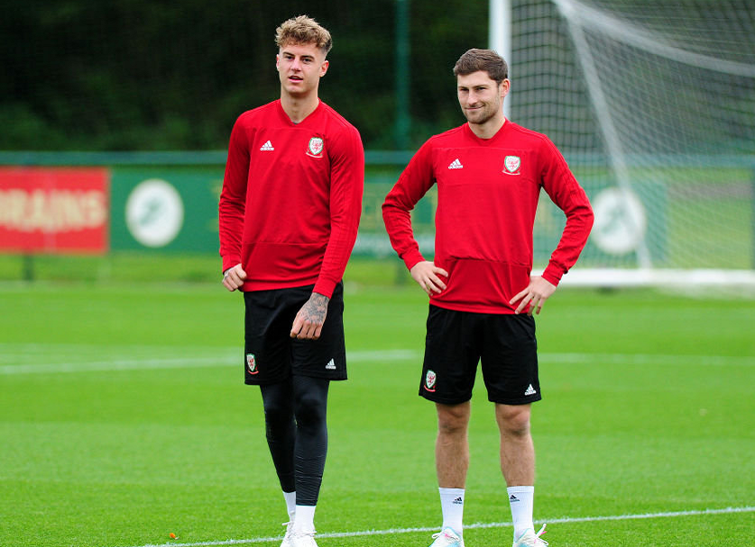 包含斯旺西城后防线集体缺席,防守岌岌可危的词条 包含斯旺西城后防线集体缺席,防守岌岌可危的词条