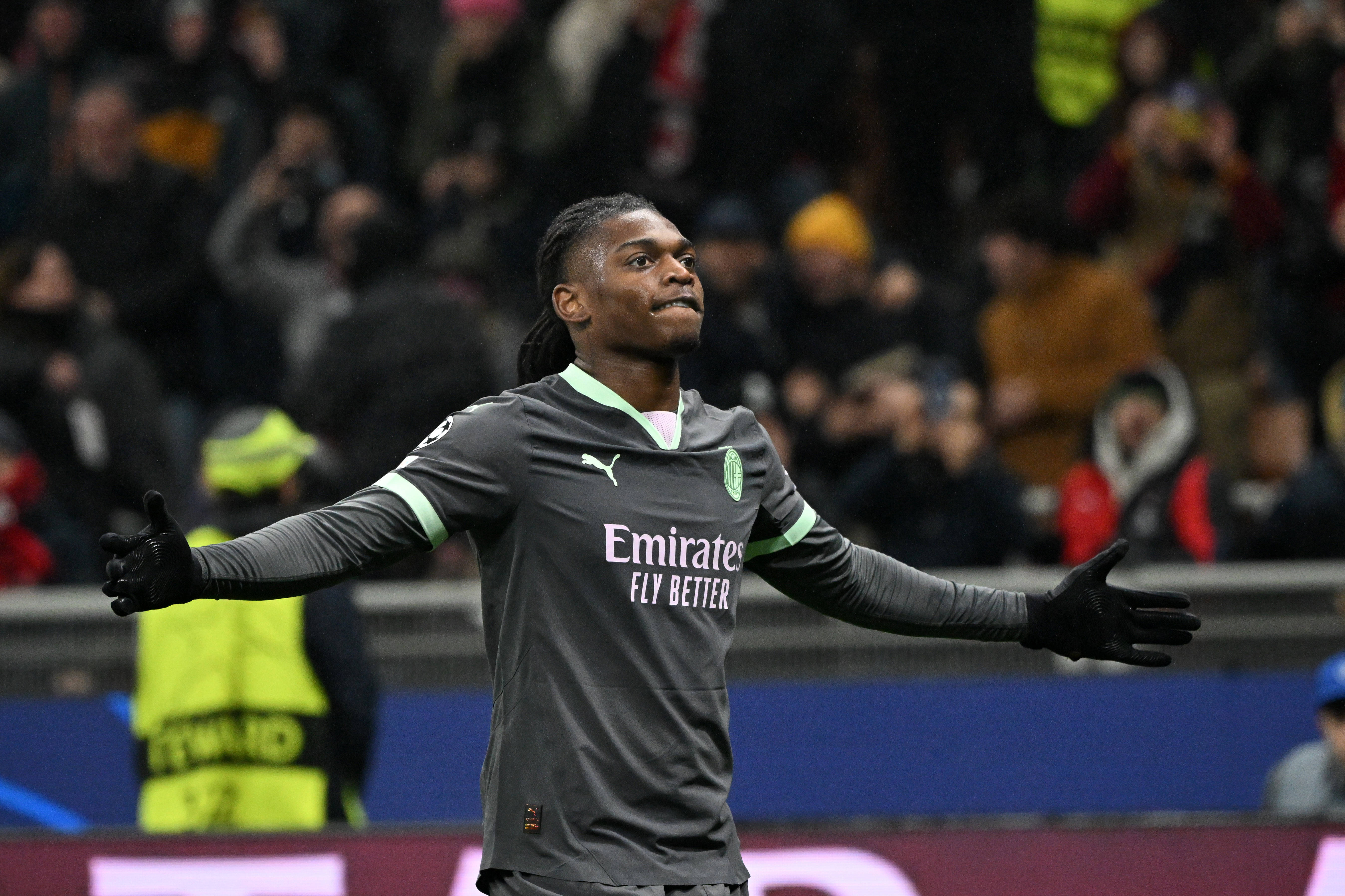 包含赫罗纳客场遭遇逆转，遗憾失分的词条