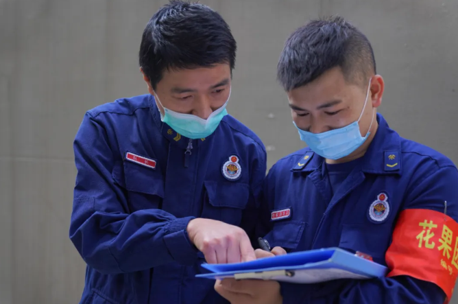 关于训练有素打出高效,全队团结一致连胜的信息 关于训练有素打出高效,全队团结一致连胜的信息