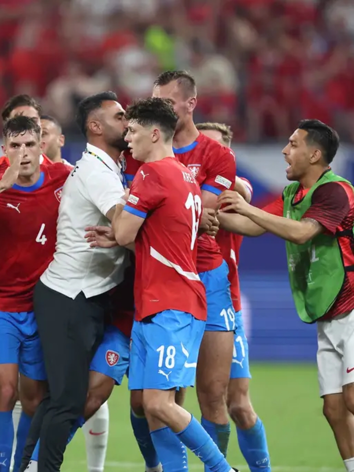 比利时国家队突围晋级欧洲杯半决赛 比利时国家队突围晋级欧洲杯半决赛