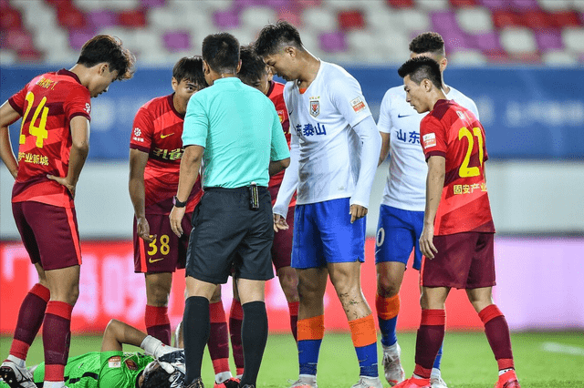 斯托克城主场不敌对手,遭遇尴尬局面 斯托克城主场不敌对手,遭遇尴尬局面