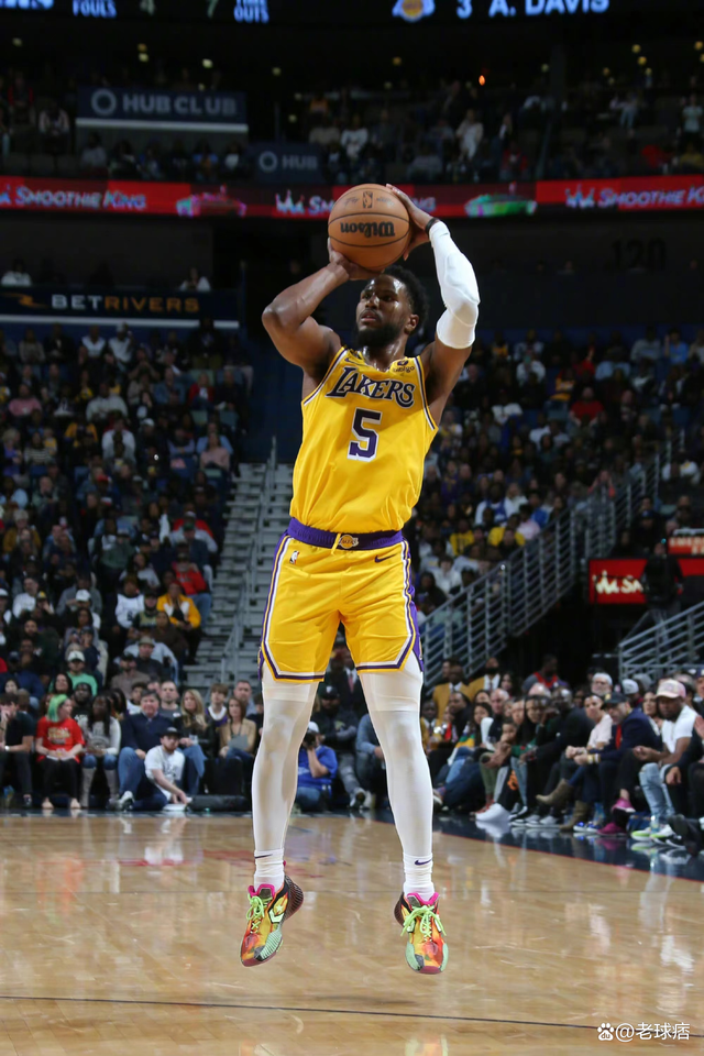 鹈鹕碾压广州队,浓眉哥关键制胜 鹈鹕碾压广州队,浓眉哥关键制胜