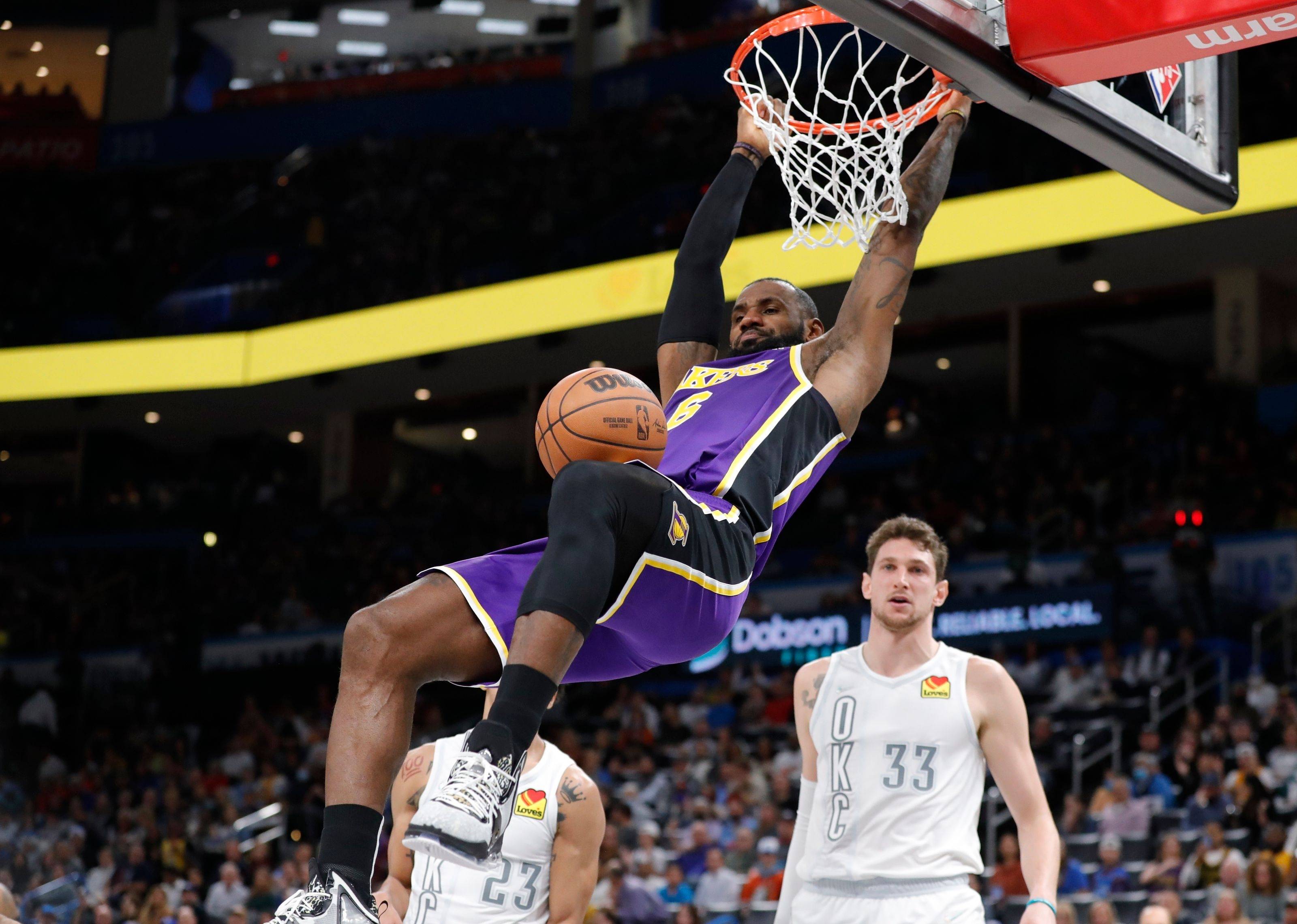 鹈鹕碾压广州队,浓眉哥关键制胜 鹈鹕碾压广州队,浓眉哥关键制胜