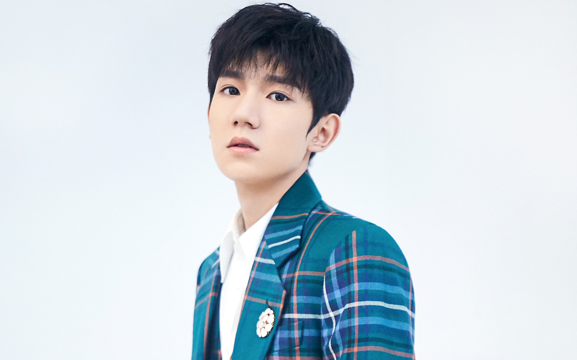 当巴斯托尼的上帝视角笼罩赛场,威尔士与德国的战术棋局,如何被一个局外人定义?