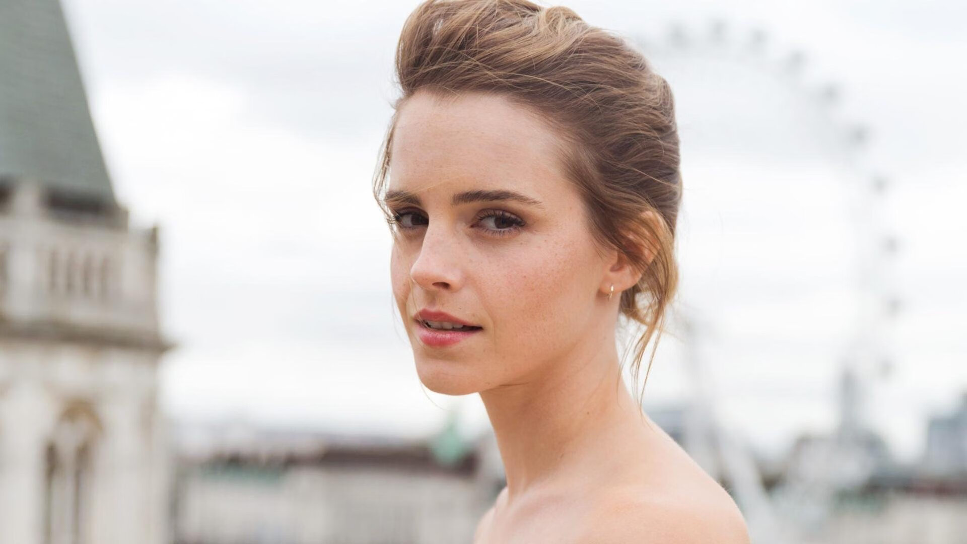 亚洲绿茵上的苏亚雷斯之镜,伊朗与韩国如何映照足球的现代性搏斗