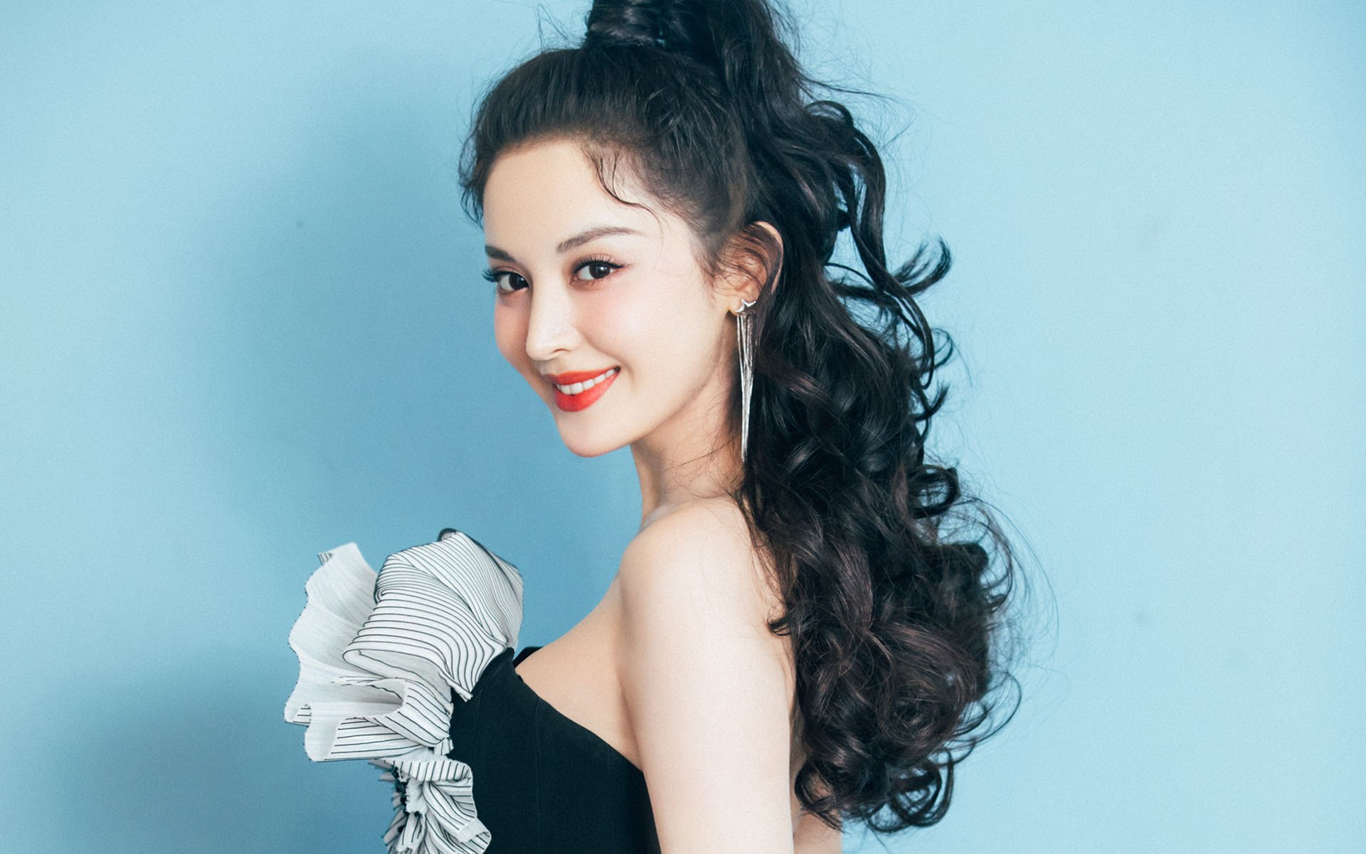 亚洲风暴席卷亚平宁！李刚仁，舞台越大，光芒越耀眼